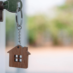 В Казахстане начали выдавать ипотеку под 1% по программе «С дипломом — в село»