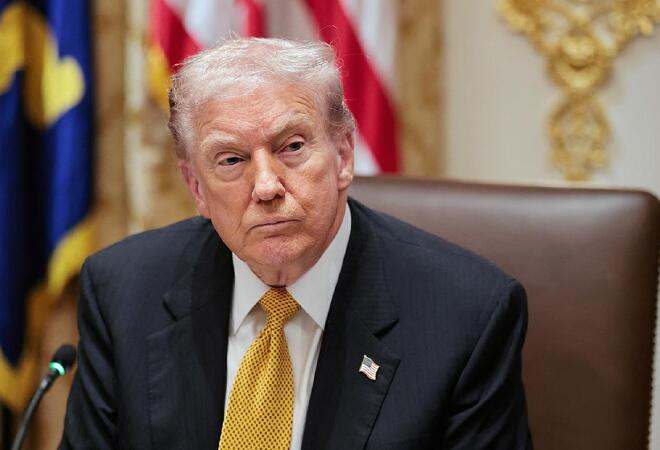 Кедендік саясаттың жемісі: Трамп әр америкалыққа 2000 доллар бермек