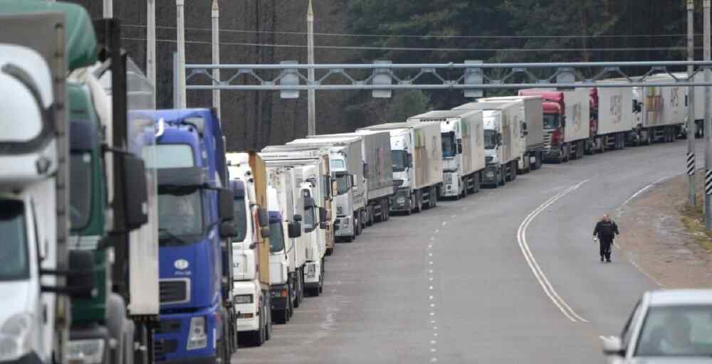 Қазақстаннан Ресейге екі мыңнан астам жүк көлігі жеңіл тәртіппен өтті