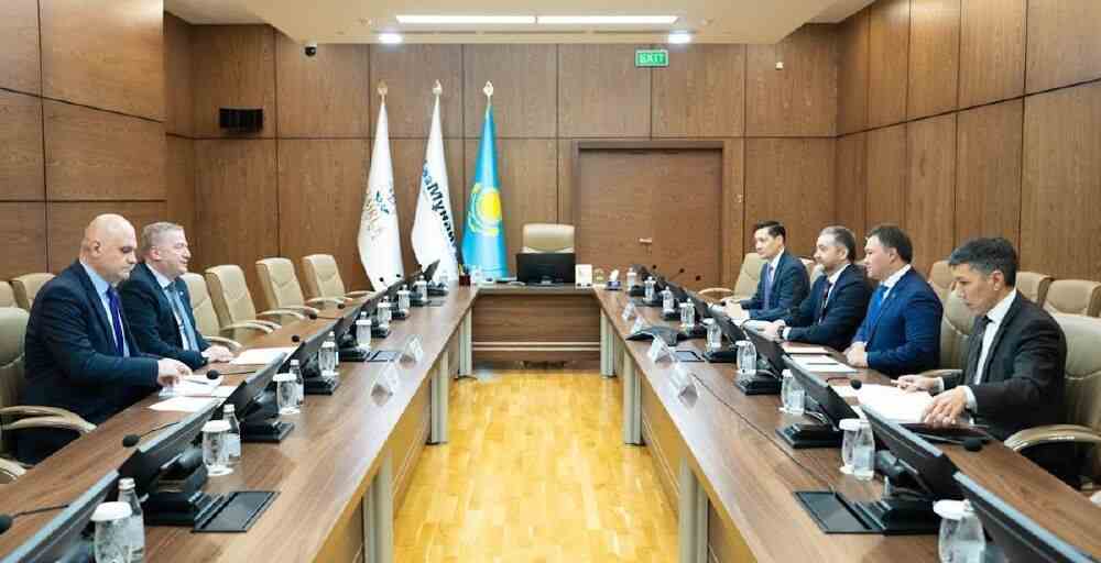  «ҚазМұнайГаз» басшысы Гузияның Қазақстандағы елшісімен кездесті