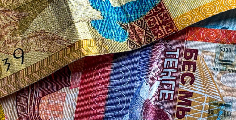 Устойчивый спрос на наличные сохраняется в Казахстане