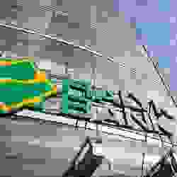 «Алмэкс» продал часть акций Halyk Bank и получил почти полмиллиарда долларов