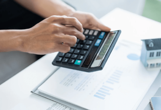 На 39% до 1,1 трлн тенге выросли за январь-октябрь безнадежные кредиты казахстанцев