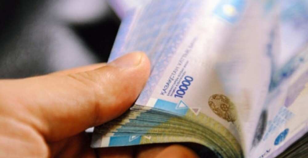 Алматыда сот орындаушысы 370 млн теңгені жымқырып, 8 жылға сотталды