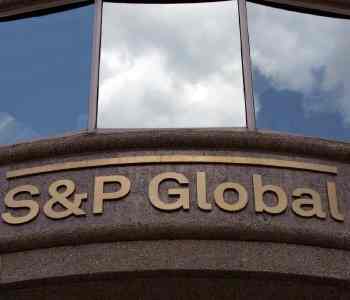 S&P улучшило прогноз отраслевого риска банков на фоне усиления регулирования АРРФР