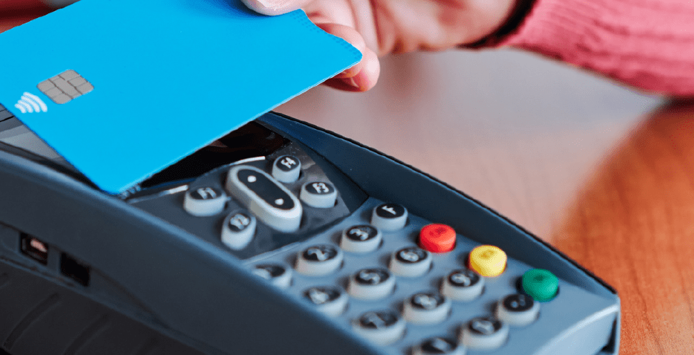 25,3 млн операций: использование казахстанских карт вне страны побило рекорд