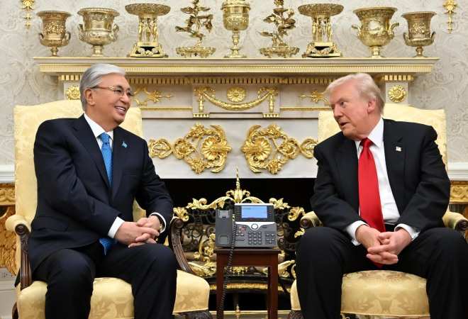 Трамп Қазақстан президентіне сый-сияпат жолдады