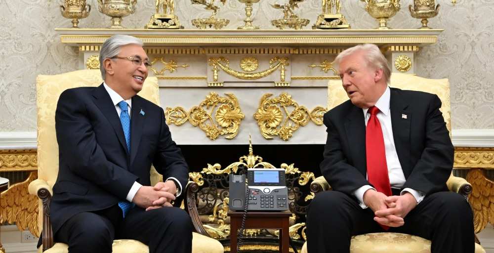 Трамп Қазақстан президентіне сый-сияпат жолдады