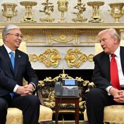 Трамп Қазақстан президентіне сый-сияпат жолдады