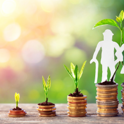 Пенсии казахстанцев защитят от обесценивания