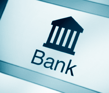 Банкам в Казахстане становится сложнее зарабатывать