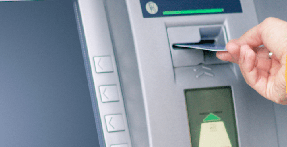 Банки будут хранить видео с казахстанцами, снимающими наличные, в течение полугода