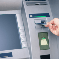 Банки будут хранить видео с казахстанцами, снимающими наличные, в течение полугода