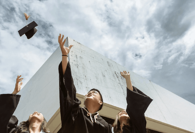 От $8 000 до $20 000 в год приносит в экономику Казахстана один иностранный студент