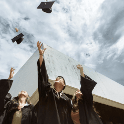 От $8 000 до $20 000 в год приносит в экономику Казахстана один иностранный студент