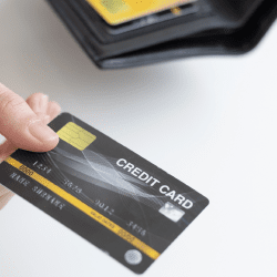 Казахстанцы стали реже брать кредиты из-за высокой базовой ставки