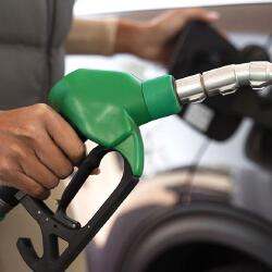 Энергетика министрі: Бензин бағасының күрт өсуіне жол берілмейді