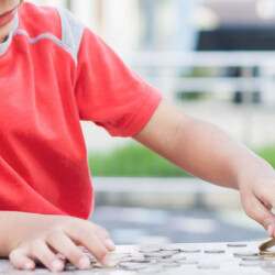 Әр балаға 130 доллар: Ұлттық қордан 2,5 млрд доллар бөлінді