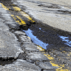 «ҚазАвтоЖол» сапасы нашар жол учаскелерінде уақытша ақы алмайды