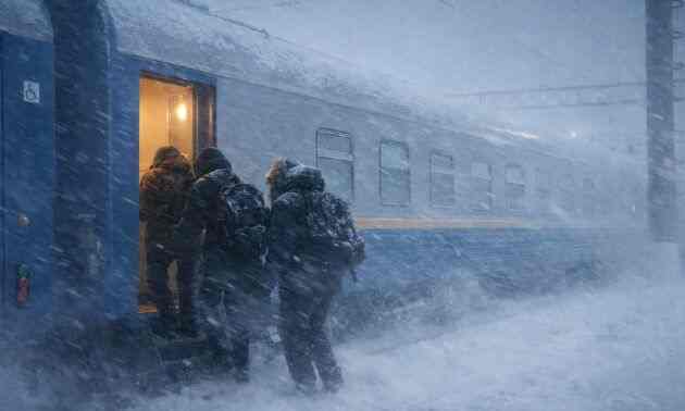 Қолайсыз ауа райы кезінде ҚТЖ 400 жолаушыны пойызбен тасымалдады