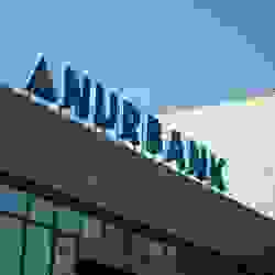 Нурбанк запустил сервис онлайн-получения переводов Ria Money Transfer