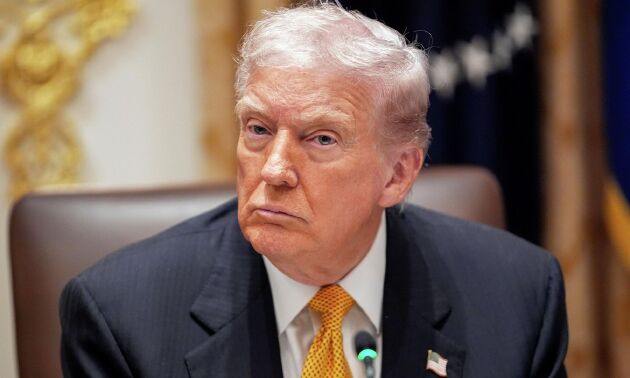 Трамп барлық елге салынатын сауда тарифін өсірді