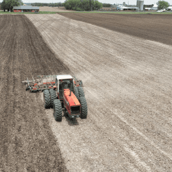 Казахстанским аграриям уже направлено 288 млрд тенге на подготовку к посевной-2026