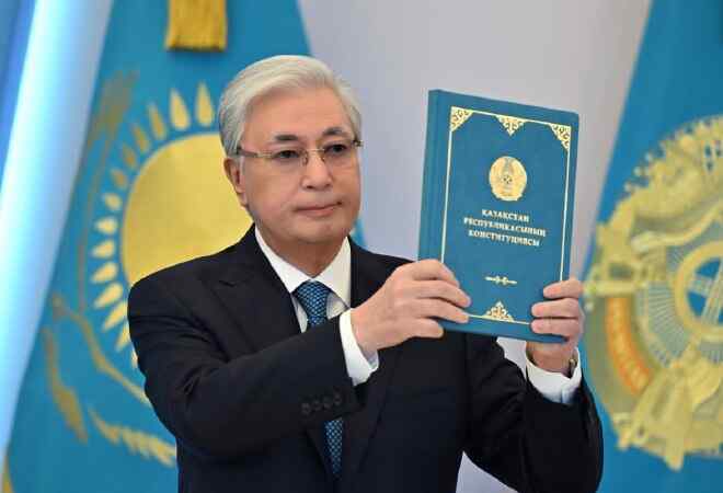 Президент қазақстандықтарды жаңа Конституцияның қабылдануымен құттықтады