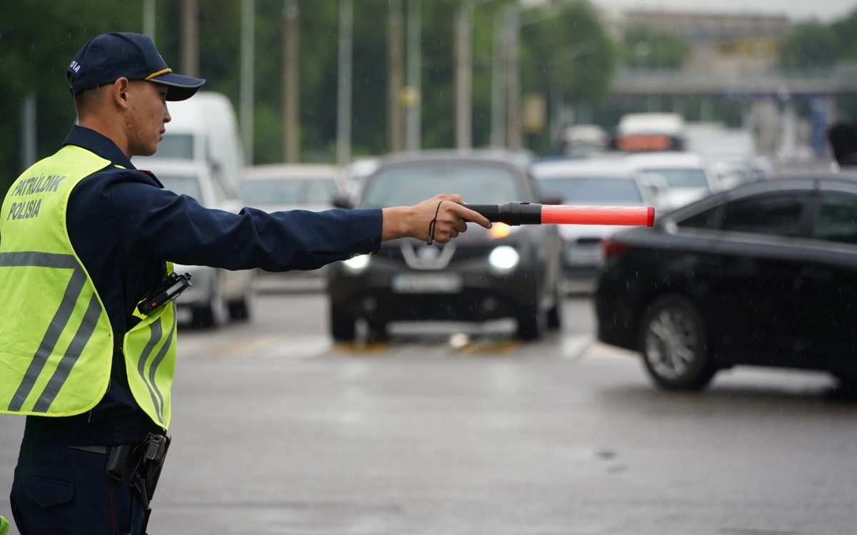 Алматыдағы заңсыз автожарыстар: үш күнде 5 мыңнан астам құқық бұзушылық тіркелді