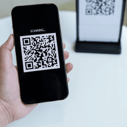 Halyk Bank запустил оплату по QR за границей: где уже работает