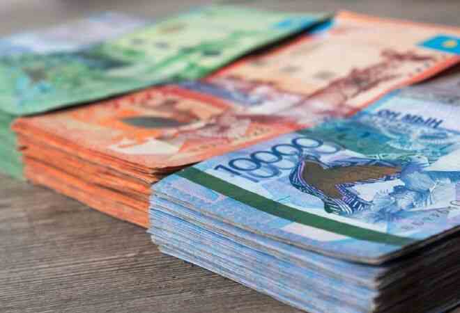 Ескі 10 000 теңге айналымда тағы бір жыл жүреді