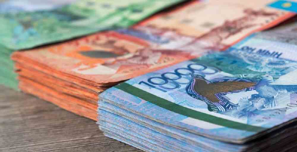 Ескі 10 000 теңге айналымда тағы бір жыл жүреді