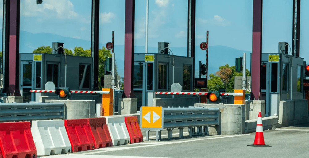 Куда направляют миллиарды тенге от платных дорог в Казахстане