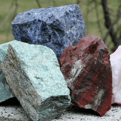 Сколько запасов полезных ископаемых есть в Казахстане