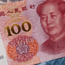 Денежные переводы из Казахстана в Китай упали до рекордного минимума