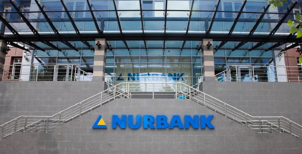 Нурбанк переводит деньги в мобильном приложении по сниженным комиссиям