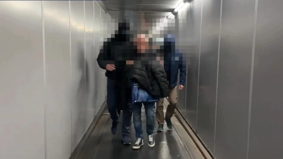 1 млн доллар жымқырды деген күдікті Германиядан экстрадицияланды