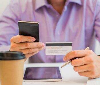 Кредиттік картаны қалай қауіпсіз әрі тиімді пайдалануға болады?