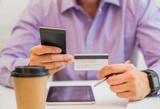 Кредиттік картаны қалай қауіпсіз әрі тиімді пайдалануға болады?