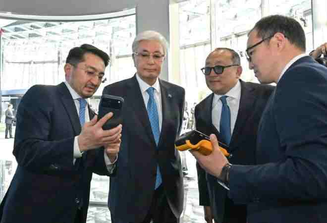 Қасым-Жомарт Тоқаевқа CryptoPay арқылы төлем жасау жүйесі таныстырылды