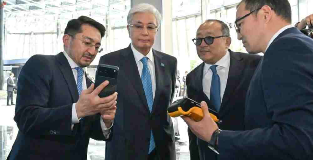 Қасым-Жомарт Тоқаевқа CryptoPay арқылы төлем жасау жүйесі таныстырылды