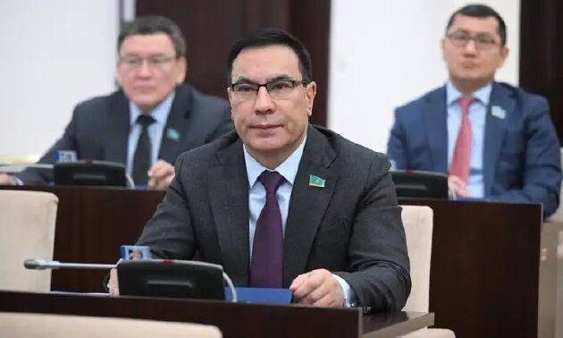 Сенатор Зәкіржан Кузиев: Қазақстандағы жердің 75%-ы сорға айналды 