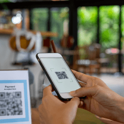 БЦК и UnionPay запустили оплату по QR в Китае