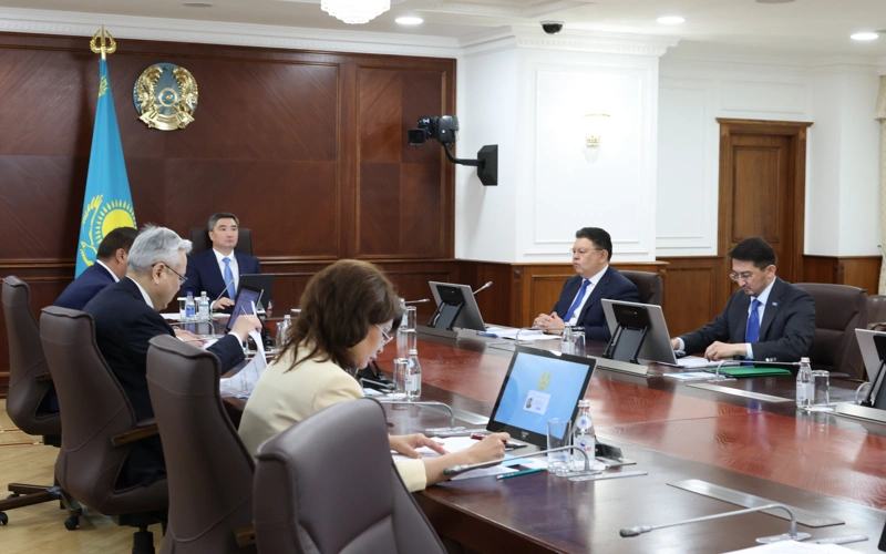 Бектенов: ҚТЖ алдында транзиттік тасымалды 55 млн тоннаға жеткізу міндеті тұр