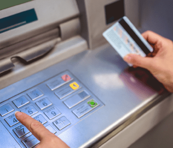 Снять деньги станет дороже: Home Credit Bank меняет тарифы