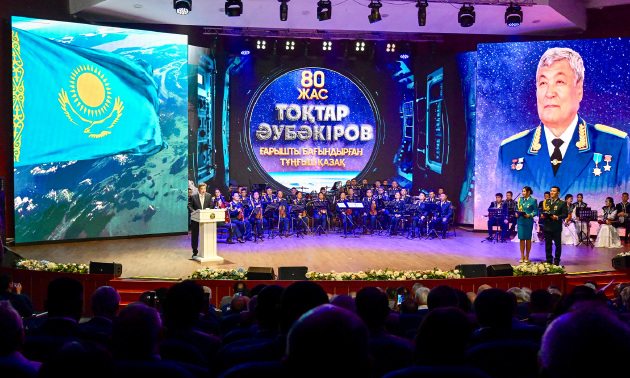 Мемлекет басшысы Тоқтар Әубәкіровті 80 жылдық мерейтойымен құттықтады