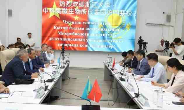 Казахстан и Китай открыли международную лабораторию по биологической безопасности