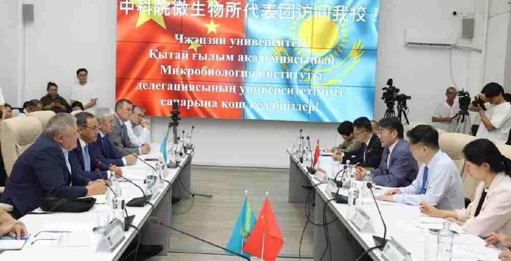 Казахстан и Китай открыли международную лабораторию по биологической безопасности