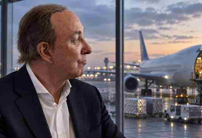 Не ушел, а сменил роль: чем Питер Фостер займется в авиакомпании Турлова