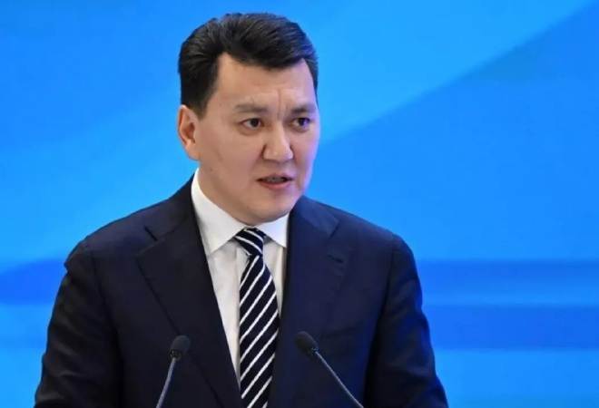 Ерлан Қарин  ішкі саясаттағы басымдықтар туралы айтты  